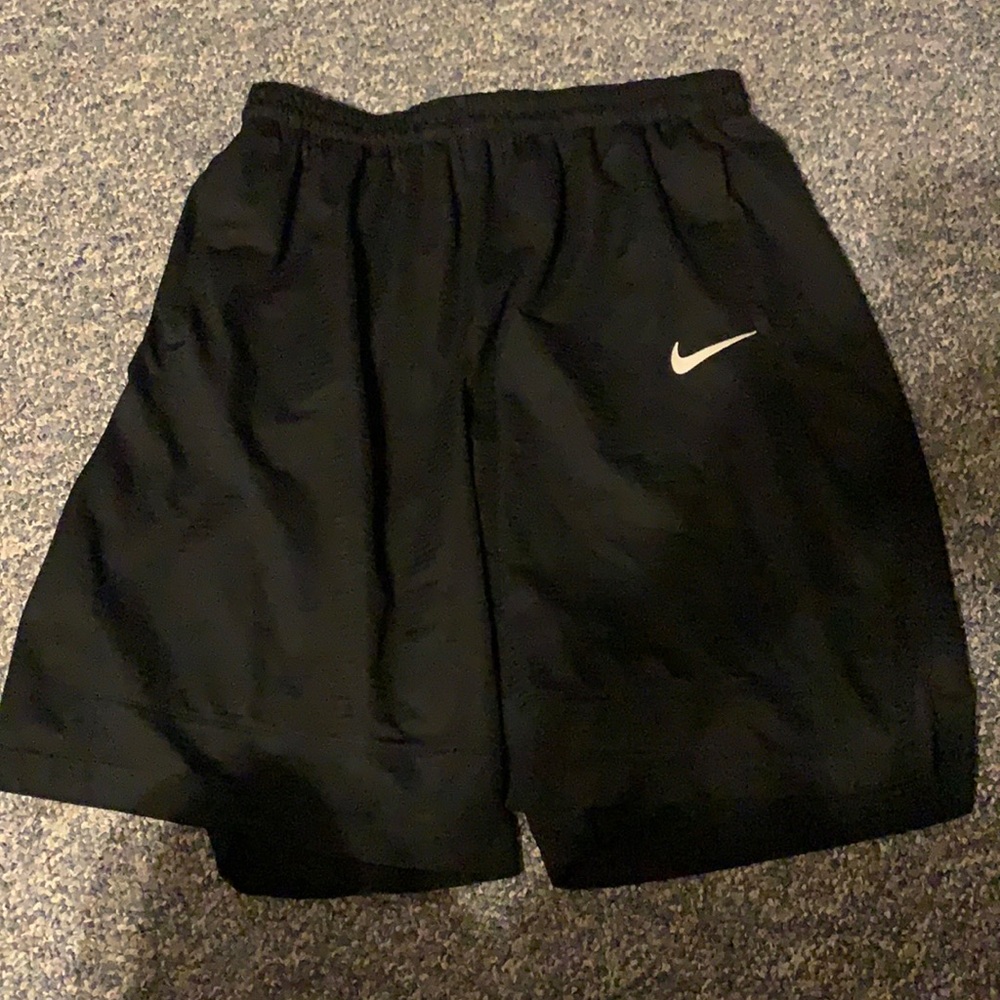 Black Nike shorts